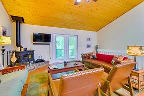 Quiet Murphy Hideaway w/ Decks & Outdoor Fireplace