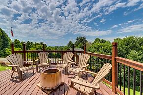 Murphy Cabin w/ Fire Pit & Mountain Views!