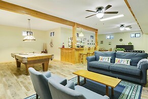 Spacious Murphy Home w/ Game Room + Fire Pit!