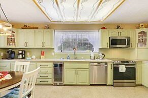 Spacious Murphy Home w/ Game Room + Fire Pit!