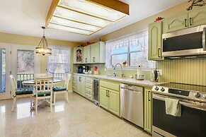 Spacious Murphy Home w/ Game Room + Fire Pit!