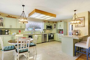 Spacious Murphy Home w/ Game Room + Fire Pit!
