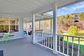 Spacious Murphy Home w/ Game Room + Fire Pit!