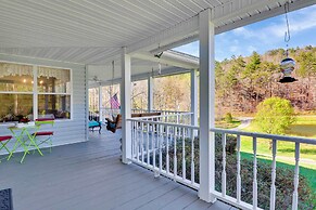 Spacious Murphy Home w/ Game Room + Fire Pit!