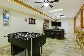 Spacious Murphy Home w/ Game Room + Fire Pit!