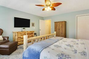 Spacious Murphy Home w/ Game Room + Fire Pit!