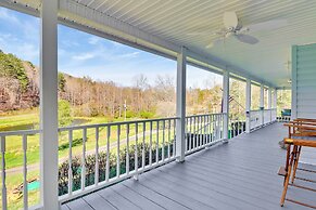 Spacious Murphy Home w/ Game Room + Fire Pit!