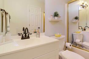 Spacious Murphy Home w/ Game Room + Fire Pit!