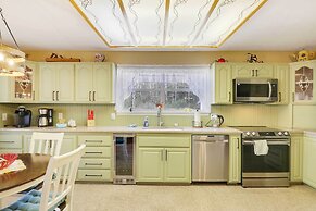 Spacious Murphy Home w/ Game Room + Fire Pit!