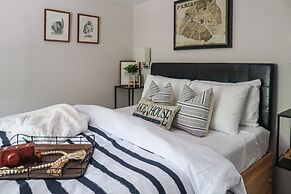 Huguenot Retreat w/ Screened Porch & Lake Access!