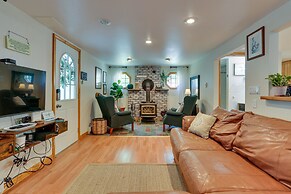 Huguenot Retreat w/ Screened Porch & Lake Access!