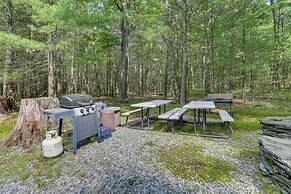 Huguenot Retreat w/ Screened Porch & Lake Access!