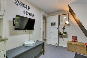 Huguenot Retreat w/ Screened Porch & Lake Access!