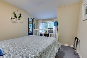 Huguenot Retreat w/ Screened Porch & Lake Access!