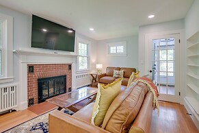 Cozy North Conway Retreat w/ Deck & Fire Pit!