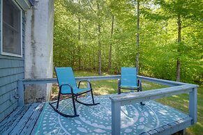 Cozy North Conway Retreat w/ Deck & Fire Pit!
