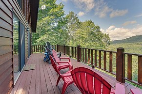 Murphy Cabin w/ Deck & Sweeping Mountain Views!