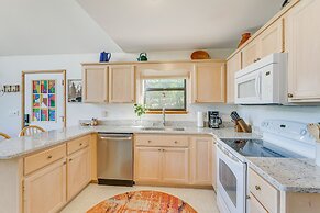 Murphy Cabin w/ Deck & Sweeping Mountain Views!