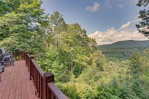 Murphy Cabin w/ Deck & Sweeping Mountain Views!