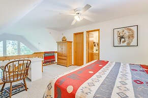 Murphy Cabin w/ Deck & Sweeping Mountain Views!