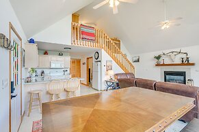 Murphy Cabin w/ Deck & Sweeping Mountain Views!