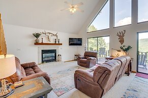 Murphy Cabin w/ Deck & Sweeping Mountain Views!