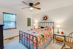 Murphy Cabin w/ Deck & Sweeping Mountain Views!