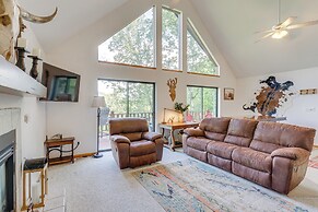 Murphy Cabin w/ Deck & Sweeping Mountain Views!