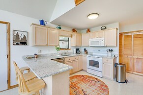 Murphy Cabin w/ Deck & Sweeping Mountain Views!