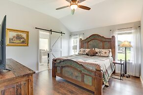 Inviting Granbury Home w/ Fire Pit: 3 Mi to Lake!