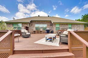 Inviting Granbury Home w/ Fire Pit: 3 Mi to Lake!