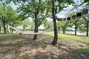 Yard, Dock & Boat Slip: Lake Bridgeport Cabin!