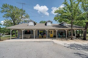 Yard, Dock & Boat Slip: Lake Bridgeport Cabin!