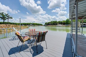 Yard, Dock & Boat Slip: Lake Bridgeport Cabin!