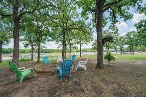Yard, Dock & Boat Slip: Lake Bridgeport Cabin!
