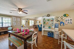 Yard, Dock & Boat Slip: Lake Bridgeport Cabin!