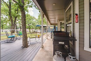 Yard, Dock & Boat Slip: Lake Bridgeport Cabin!