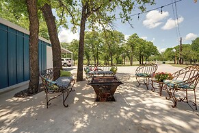 Yard, Dock & Boat Slip: Lake Bridgeport Cabin!