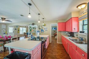 Yard, Dock & Boat Slip: Lake Bridgeport Cabin!