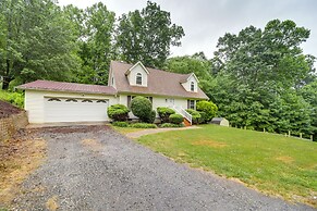 Arden Home w/ Private Hot Tub ~ 17 Mi to Asheville