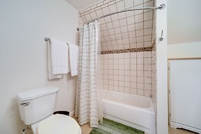 Arden Home w/ Private Hot Tub ~ 17 Mi to Asheville