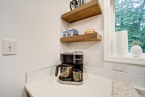 Arden Home w/ Private Hot Tub ~ 17 Mi to Asheville