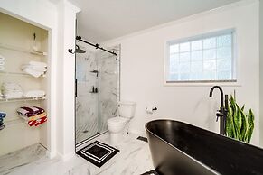 Arden Home w/ Private Hot Tub ~ 17 Mi to Asheville