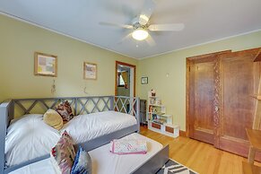 Ferndale Gem, Walk to Stores & Restaurants!