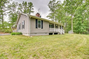 Cozy Home in Star Tannery w/ Private Backyard!