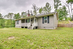 Cozy Home in Star Tannery w/ Private Backyard!