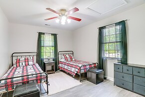 Mcgaheysville Home w/ Screened Porch & Gas Grill!