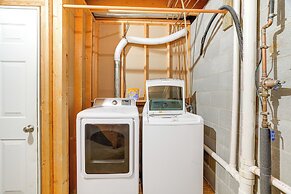 Mcgaheysville Home w/ Screened Porch & Gas Grill!