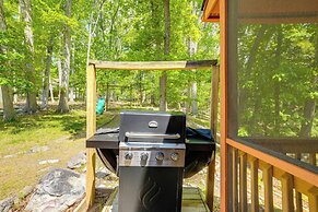 Mcgaheysville Home w/ Screened Porch & Gas Grill!