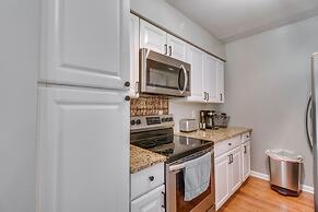 Spacious Massanutten Retreat w/ Hot Tub & Games